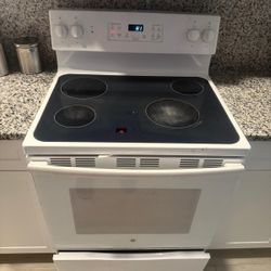 GE Glass Top Electric Stove
