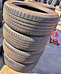 235 65 17 Falken tires Con 80% de Vida Las 4