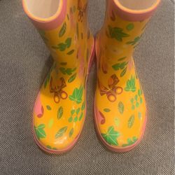  Rain Boots 