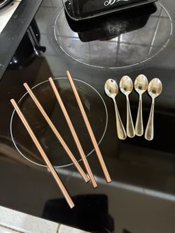 4 Appetizer Spoons & 4 Copper Straws