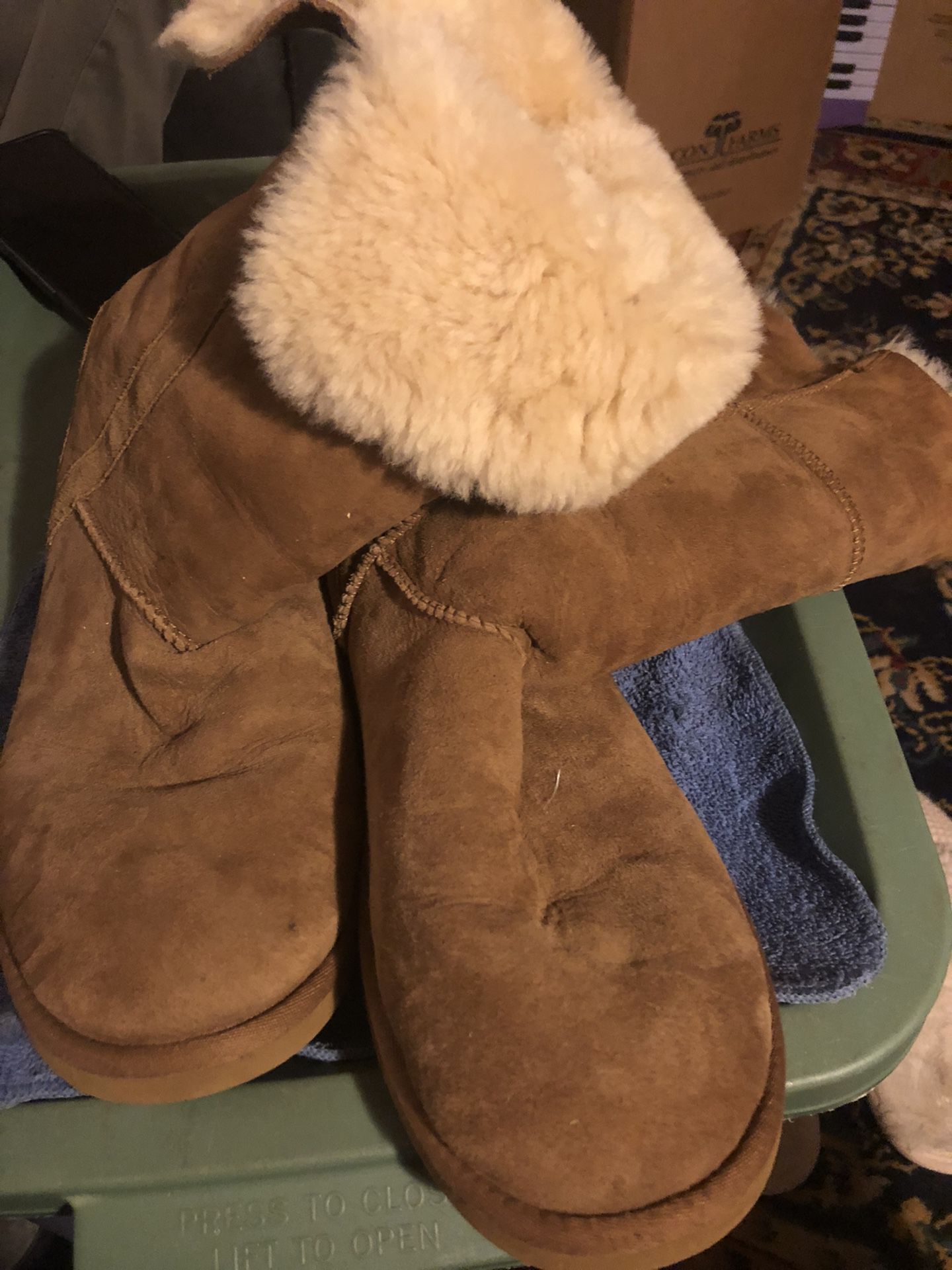 Womens Sheepskin Lined Suede Tall Boots Size 9M