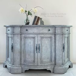 Beautiful Bufett / sideboard cabinet / dresser