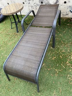 Metal chaise lounge outdoor chair