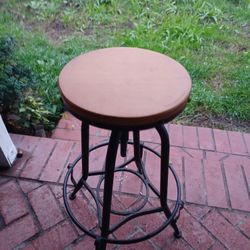 Bar Stool IN Good Condition $10