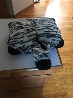 Zebra pillow pet