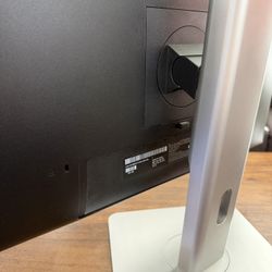 Dell UltraSharp 24” Monitor (U2414H) – Adjustable Stand | HDMI/DisplayPort