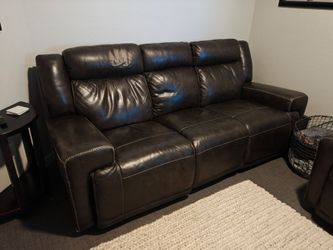 Power recline leather couch & loveseat