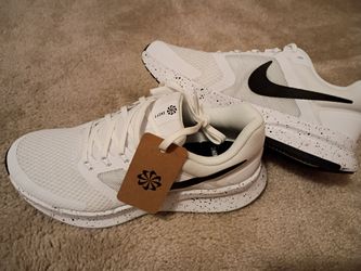 Women's Nike Swift size 7.5