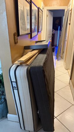 Twin bed , MIAMI ONLY! PICK UP ONLY!