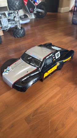 Traxxas slash 4X4/2wd body