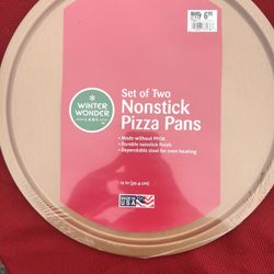 Winter Wonder Lane 2 Non Stick Pizza Pans