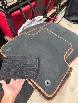 Lamborghinis urus OEM 2019-2025 black / tan floor mats