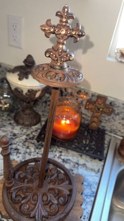 Rustic Metal Cross Paper Towel Holder
