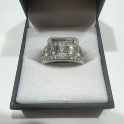 14kt 5.3 Grams White Gold Diamond Ring Size 7