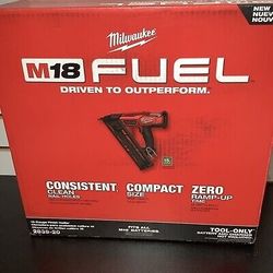 New Milwakee 15 Gauge Angled Finish Nailer In Box