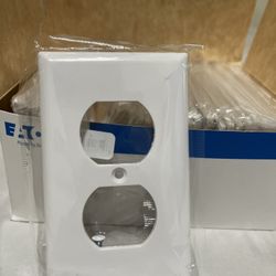 Eaton Duplex Outlet Wall Plates, Lot of 25 - White, Contractor Pack, New