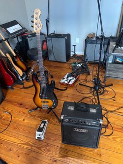 Squire Vintage Bass/Fender Rumble 30 amp/Crybaby Pedal