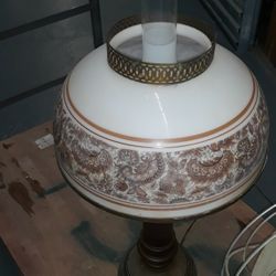 BEAUTIFUL Vintage Lamp. 1930s 1940s Brass Base Milk Glass