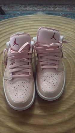 Nike Women's Air Jordan 1 Low SE "Patent Valentine's Day  size 8.5