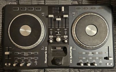 Dj equipment turn tables