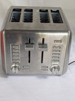 Cuisinart
Cuisinart Custom Select 4-slice Toaster