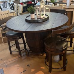 Pub Table with 4 Bar Stools!