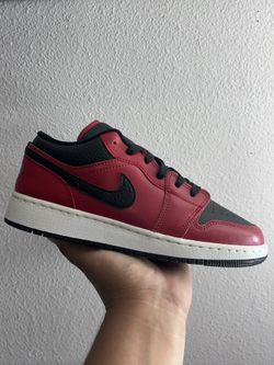Jordan 1 Low Reverse Red Size 6Y / 7.5W