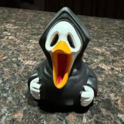 Scream Duck Statue