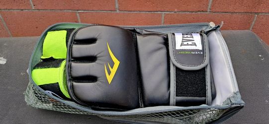 Everlast Wrist Wrap Heavy Bag Gloves