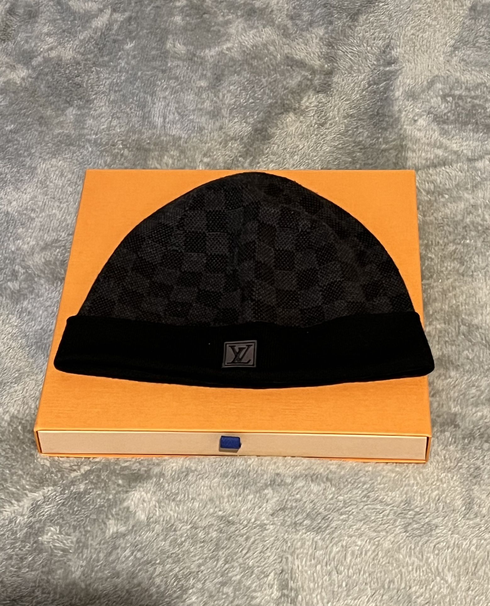 Louis Vuitton LV Damiere BEANIE OLD SEASON 🔥 Great Condition