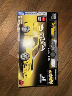 Hot Wheels Brick Shop S2000
