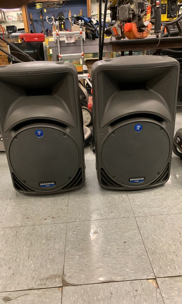 Mackie C300 powered speakers for Sale in Bakersfield, CA OfferUp