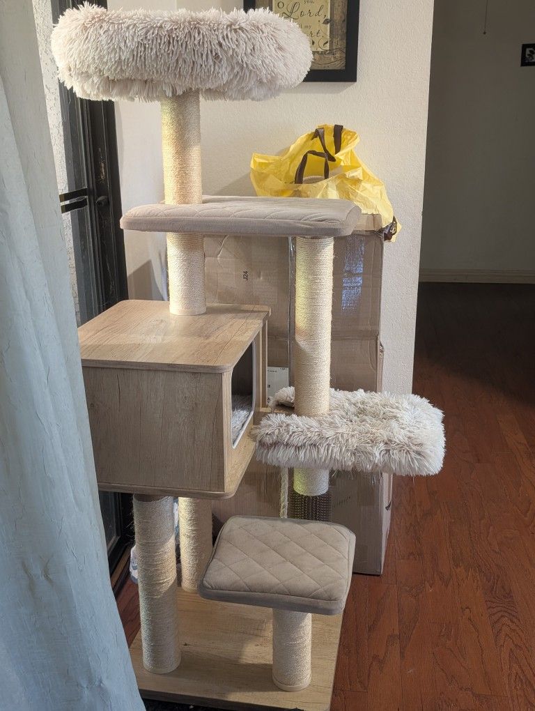 Cat Post Hardly Used