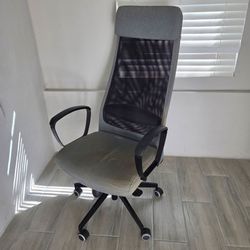 High-Back Mesh Office Chair with Headrest
