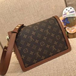 Women's bags and shoulder bags