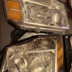 Eagle Eyes DS567-B001 R & L Headlight