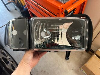 Pair of Aftermarket 2nd Gen Dodge Ram Headlights
