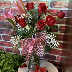1 Dozen Roses With Lilies And Strawberries 