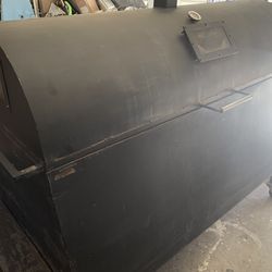 Large oven/horno grande.  gas.