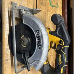 Dewalt Saw 