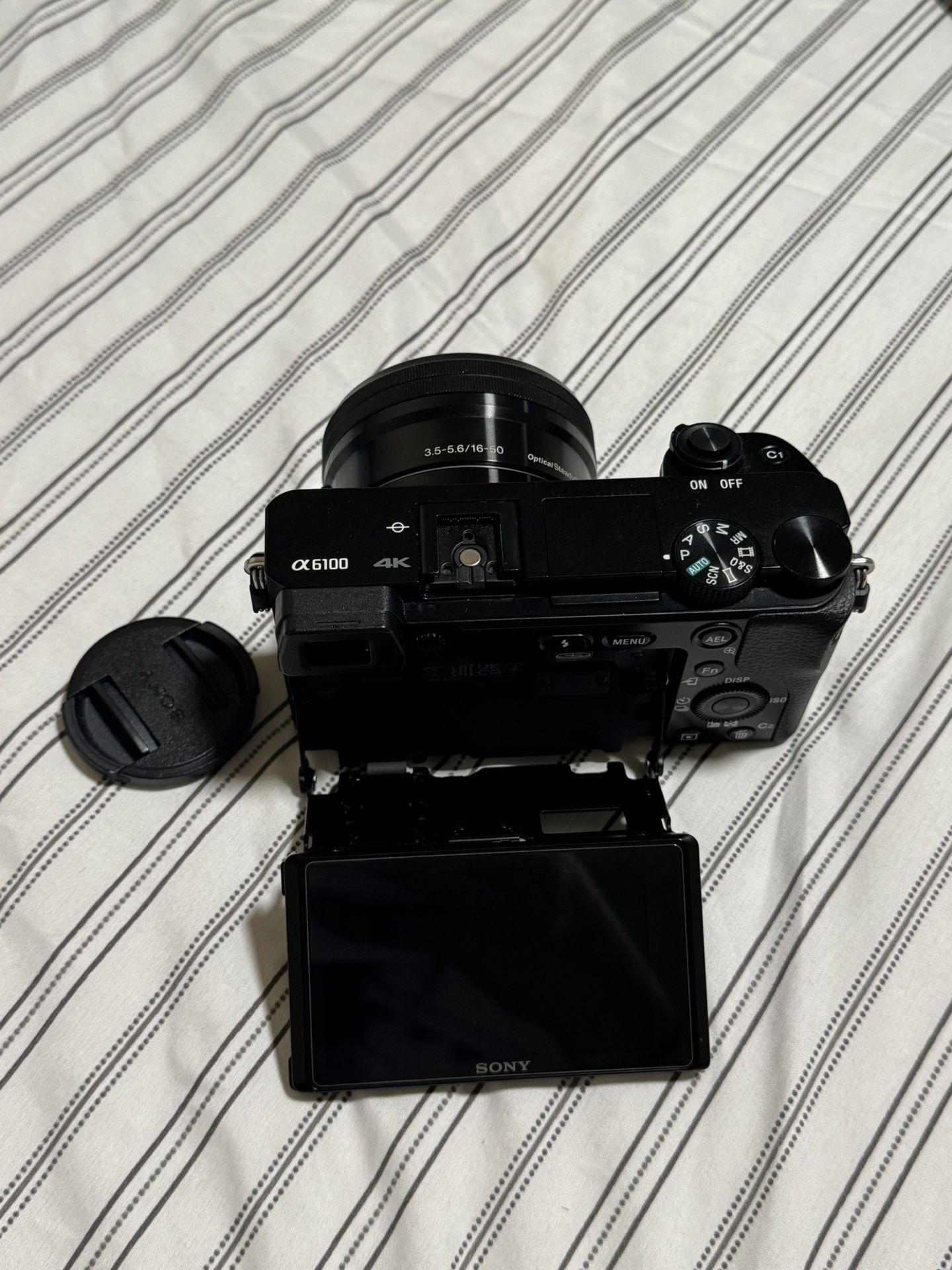 📸  Sony Alpha a6100 Mirrorless Camera (16-50mm Lens Kit)