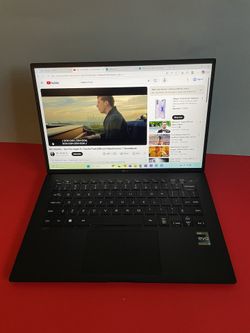 LG Gram 14” (2022) i7 12th Generation 16GB 512GB super light powerful laptop (Intel Evo certified) 
