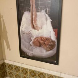 Large Marilyn Monroo framed wall picture