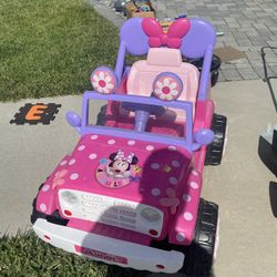 Minnie Mouse Electric Car 