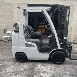 Forklift 