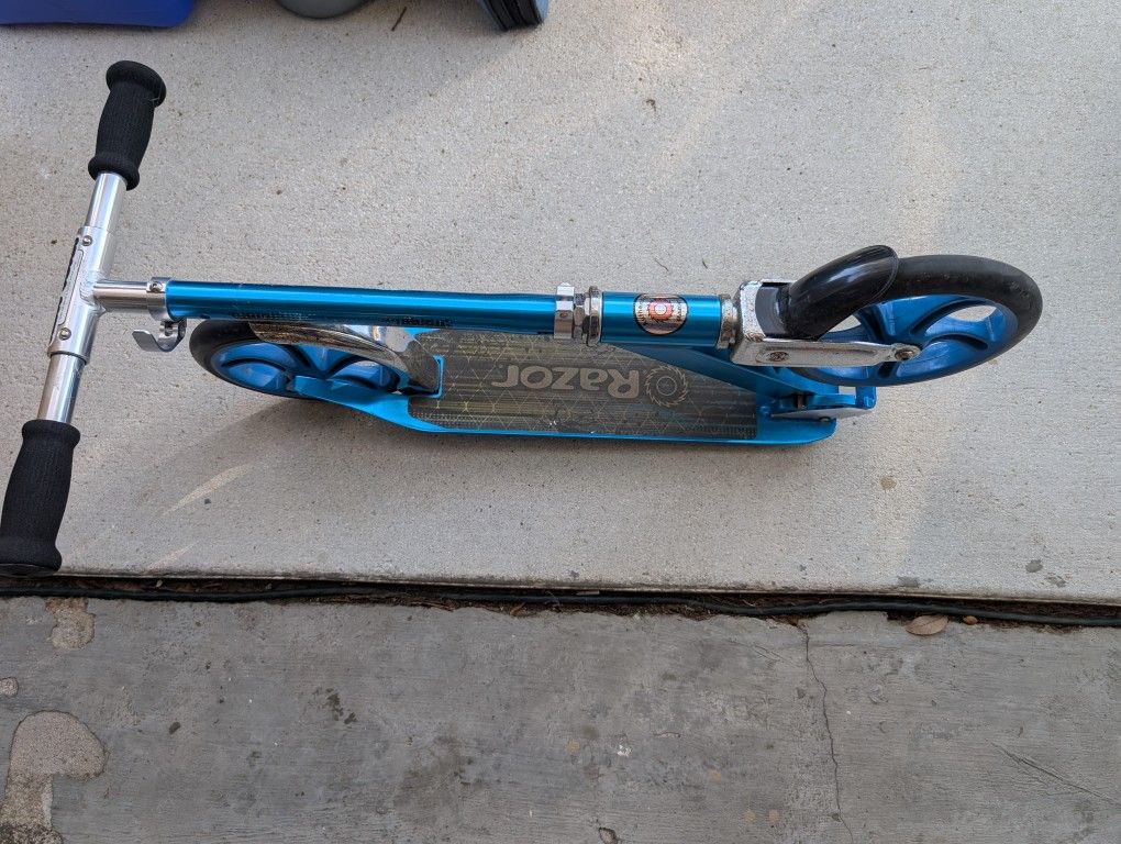 2 Razor Scooters Free