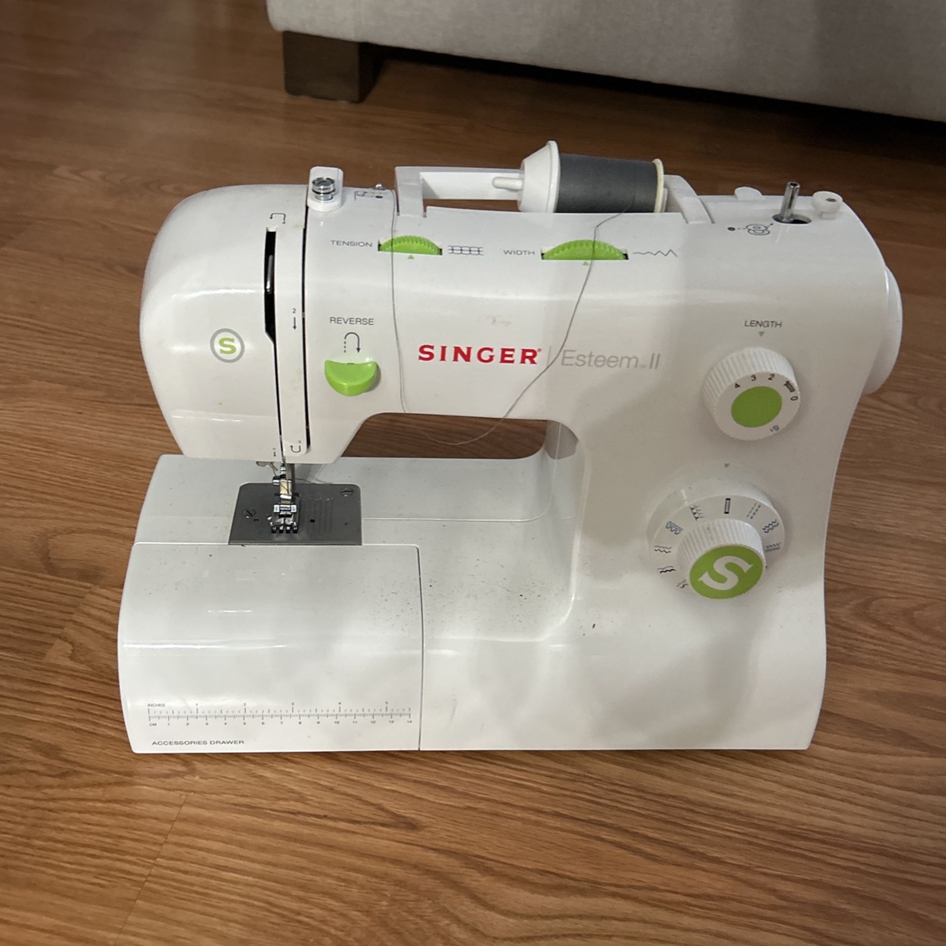 Singer Sewing Machine 