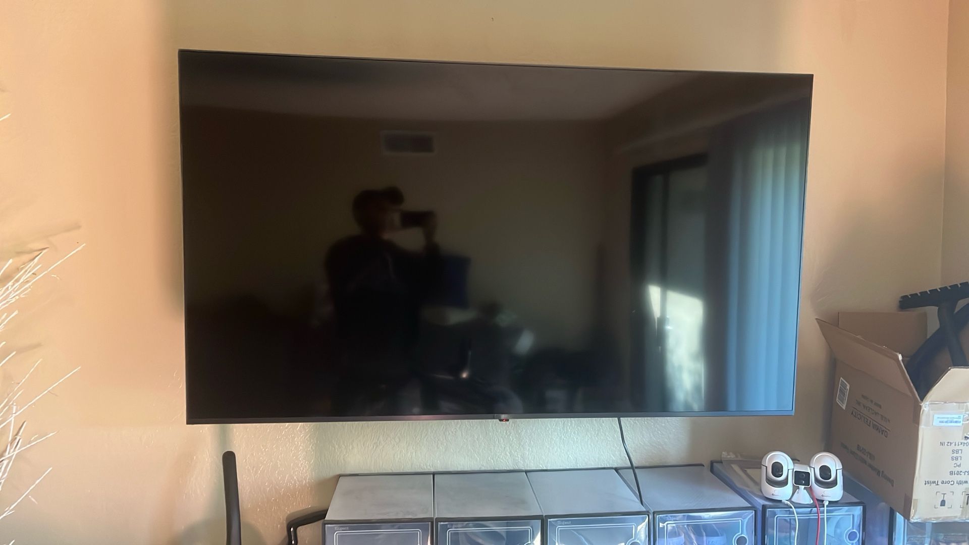 57 Inch LG Thin tv. 2023