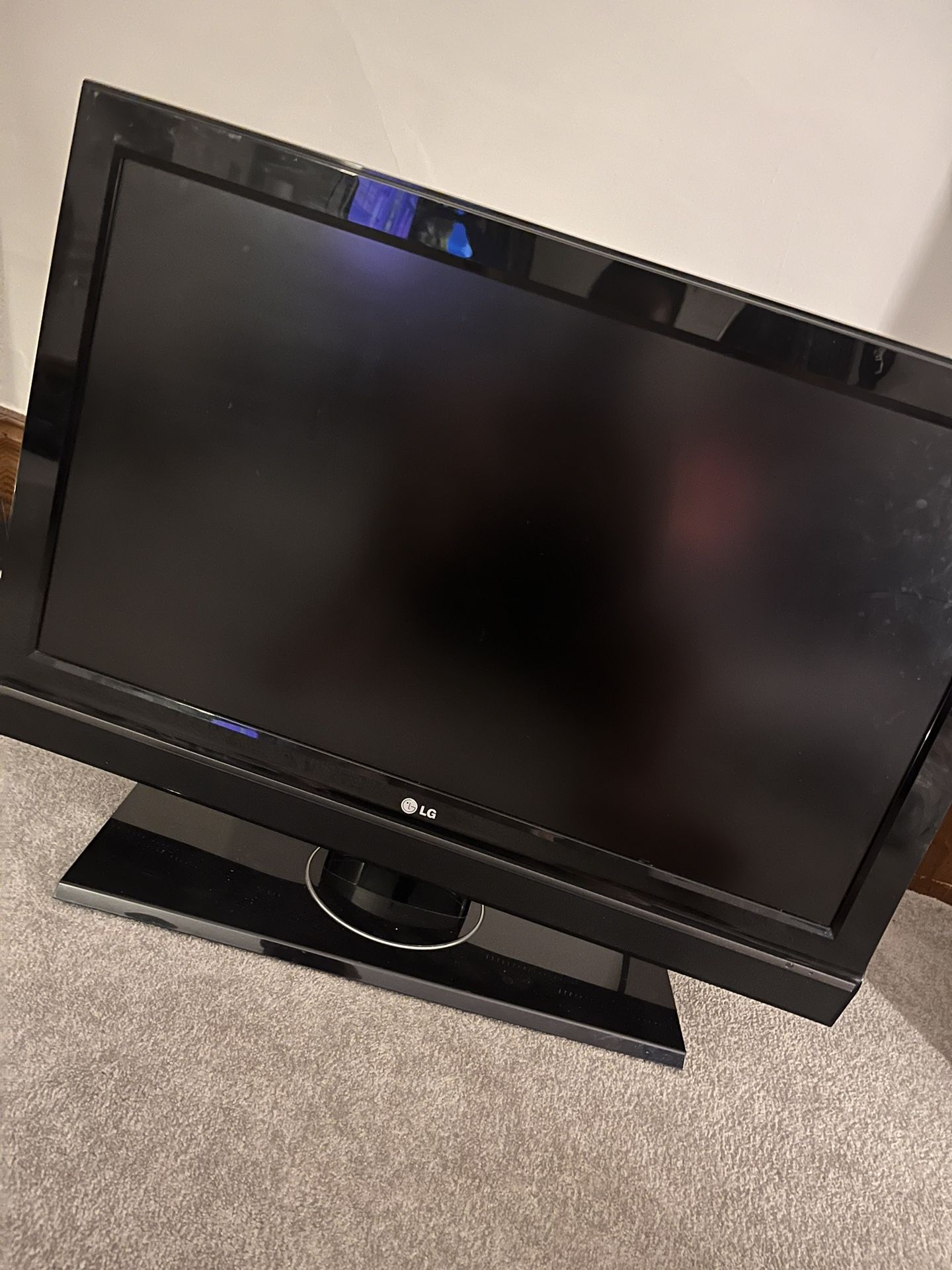 LG 40 Inch Flat LCD tv 