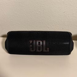 Black jbl flip 7